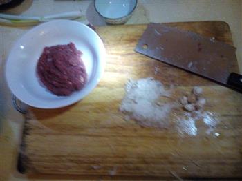 牛肉酿口菇的做法步骤2