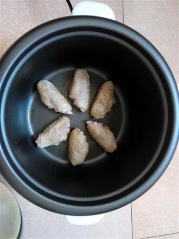 电饭锅烤鸡翅的做法步骤2