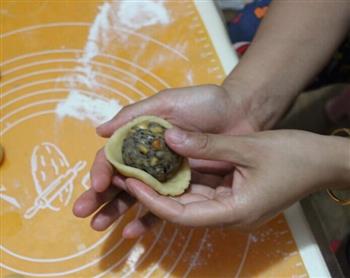 中秋特辑-最具童年气息的月饼-广式五仁月饼的做法步骤9
