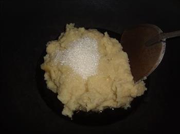 葡萄干豆沙紫薯冰皮月饼的做法图解2