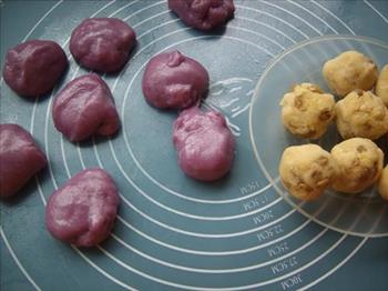 葡萄干豆沙紫薯冰皮月饼的做法步骤8