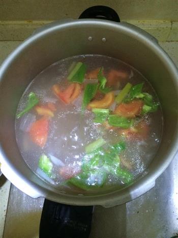 芋头蔬菜汤的做法步骤2