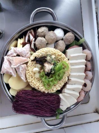 韩国泡菜部队汤的做法步骤1