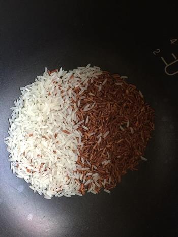 红米水果粥的做法步骤1