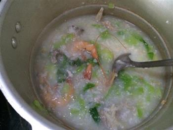 鲜美骨汤虾粥的做法步骤4