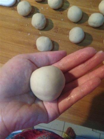 传统莲蓉蛋黄月饼的做法步骤17