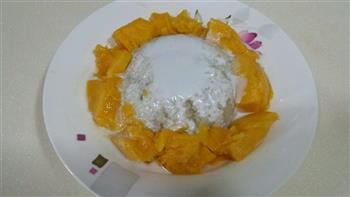 椰浆芒果糯米饭的做法步骤6