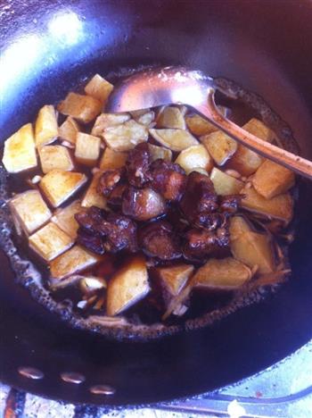 红烧肉烧土豆的做法步骤15
