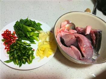 香辣煮草鱼的做法步骤1