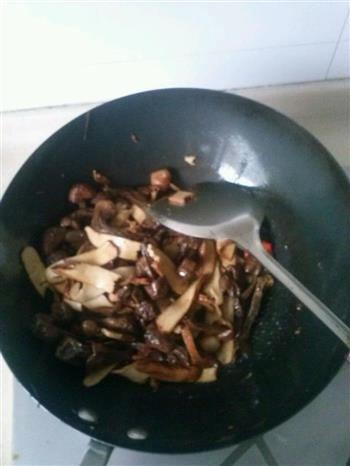 灰灰的干锅茶树菇的做法步骤4