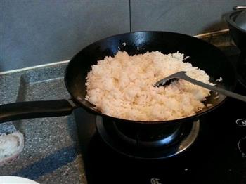 什锦炒米饭的做法步骤5