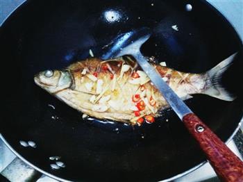 红烧鳊鱼的做法图解3