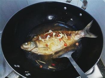 红烧鳊鱼的做法图解4