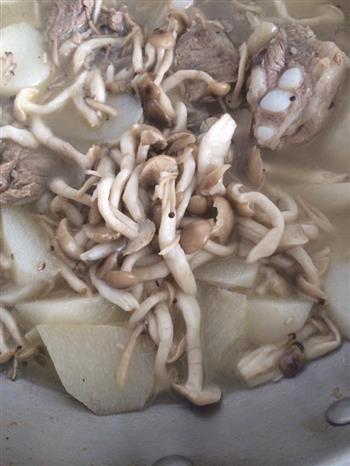 山药蟹味菇排骨汤的做法步骤3