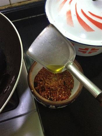 四川辣椒油的做法步骤6