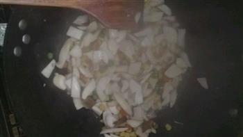 杏鲍菇炒玉米粒的做法步骤4