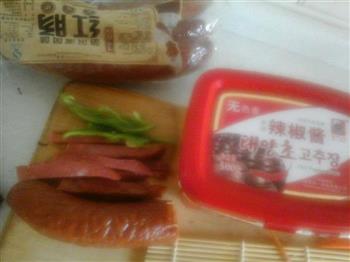 哈尔滨红肠版紫菜卷饭的做法步骤1