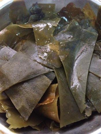 冬瓜薏仁米海带排骨汤的做法步骤3
