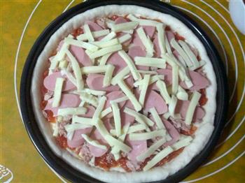 金枪鱼香肠披萨的做法图解8
