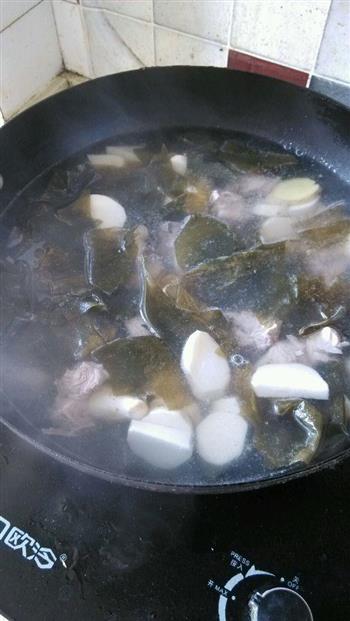 芋头海带排骨汤的做法步骤4