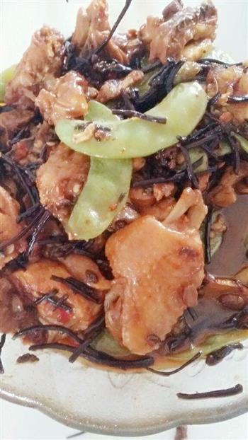 扁豆蕨菜烧鸡的做法步骤1