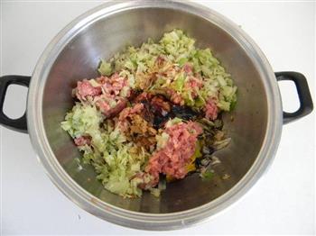 青椒猪肉水煎包的做法步骤5