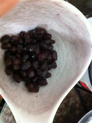 秋日粥品—黑米红豆粥的做法步骤3