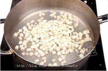 野山菌豆腐蒸饺的做法图解3