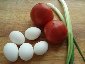 快手国民菜-西红柿炒鸡蛋的做法步骤1
