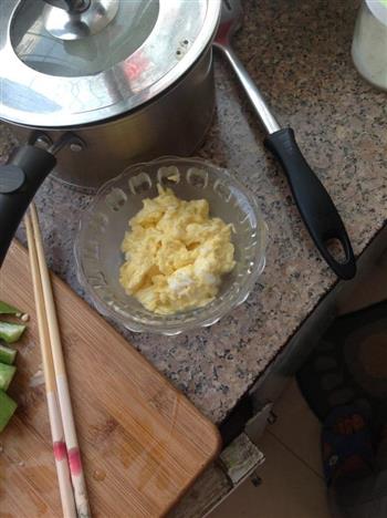 秋葵炒鸡蛋的做法步骤4