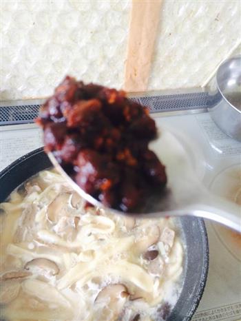 酸辣可口的香菇土豆刀切面汤的做法图解6