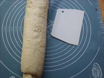 豆沙卷面包的做法图解4