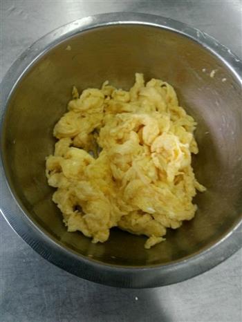 蒜薹炒鸡蛋的做法步骤3