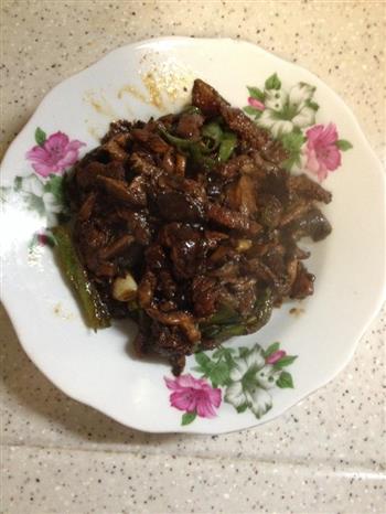 青椒蘑菇炒肉的做法步骤1