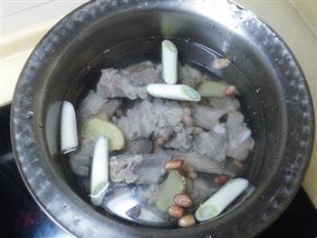 山药玉米排骨汤的做法步骤4