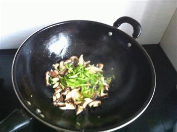 香菇炒肉丝的做法步骤7