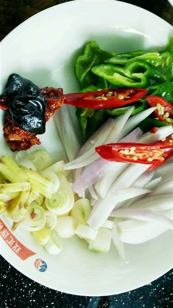 洋葱青椒回锅肉的做法步骤3
