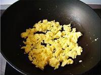 地皮菜炒鸡蛋的做法图解2