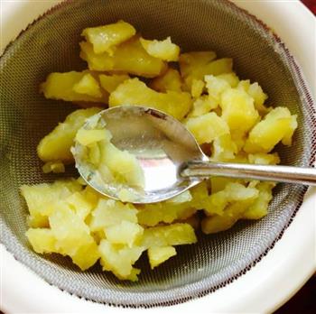 宝宝辅食—土豆泥的做法图解2