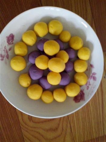 南瓜紫薯丸子的做法图解1