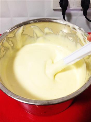 芒果奶油蛋糕卷—超详细步骤口感绵软也不会开裂唷的做法步骤15