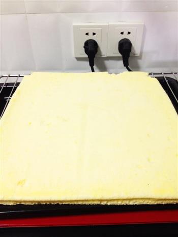 芒果奶油蛋糕卷—超详细步骤口感绵软也不会开裂唷的做法步骤19