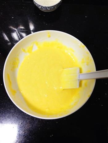 芒果奶油蛋糕卷—超详细步骤口感绵软也不会开裂唷的做法步骤7