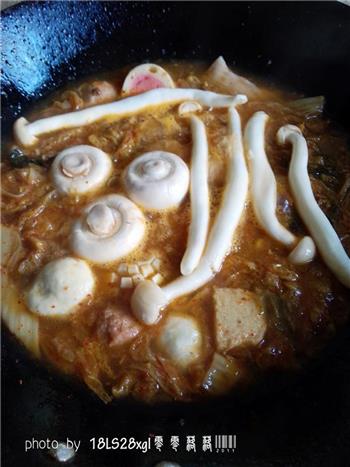 韩式辣白菜丸子汤的做法步骤7