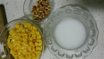蜂蜜松仁玉米的做法步骤5