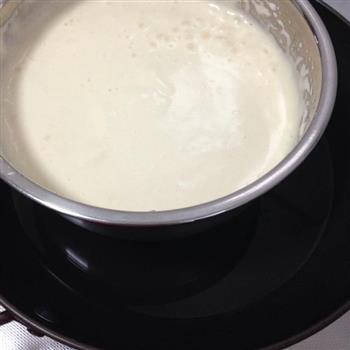 炼乳海绵杯子蛋糕-附全蛋打发法的做法步骤2
