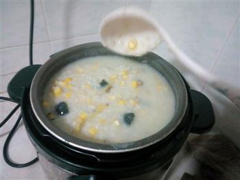 皮蛋玉米瘦肉粥的做法步骤7