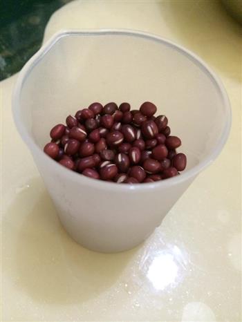 红豆薏米豆浆的做法图解1
