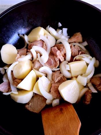 土豆炖肉的做法步骤3