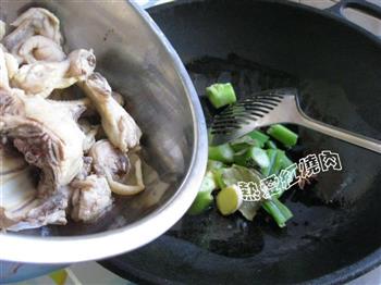茶树菇炖鸡的做法步骤7